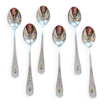 Set of teaspoons.