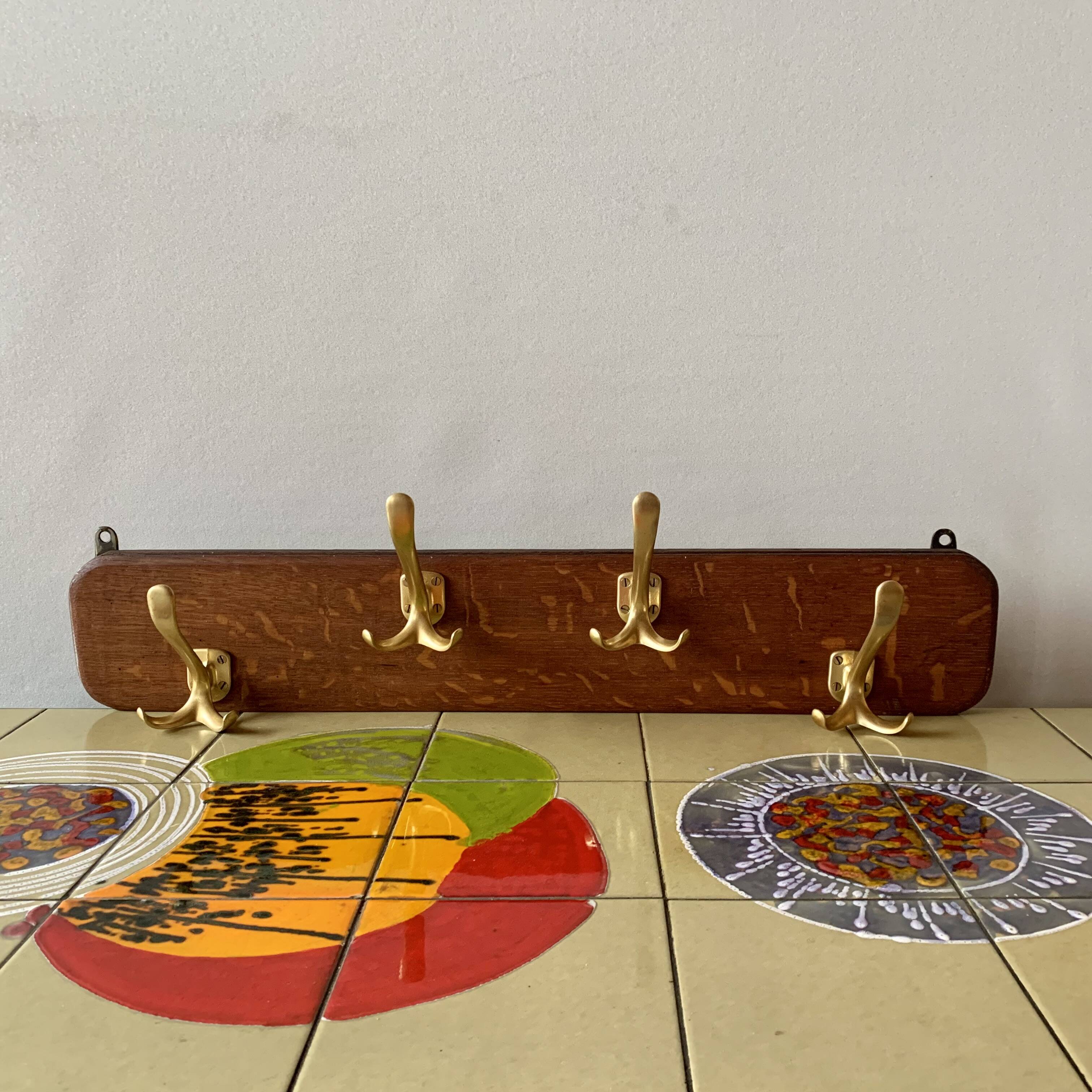 Vintage wooden wall coat rack with 4 double golden aluminum hooks