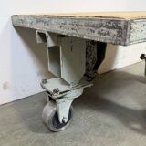Table basse industrielle grise, années 1960