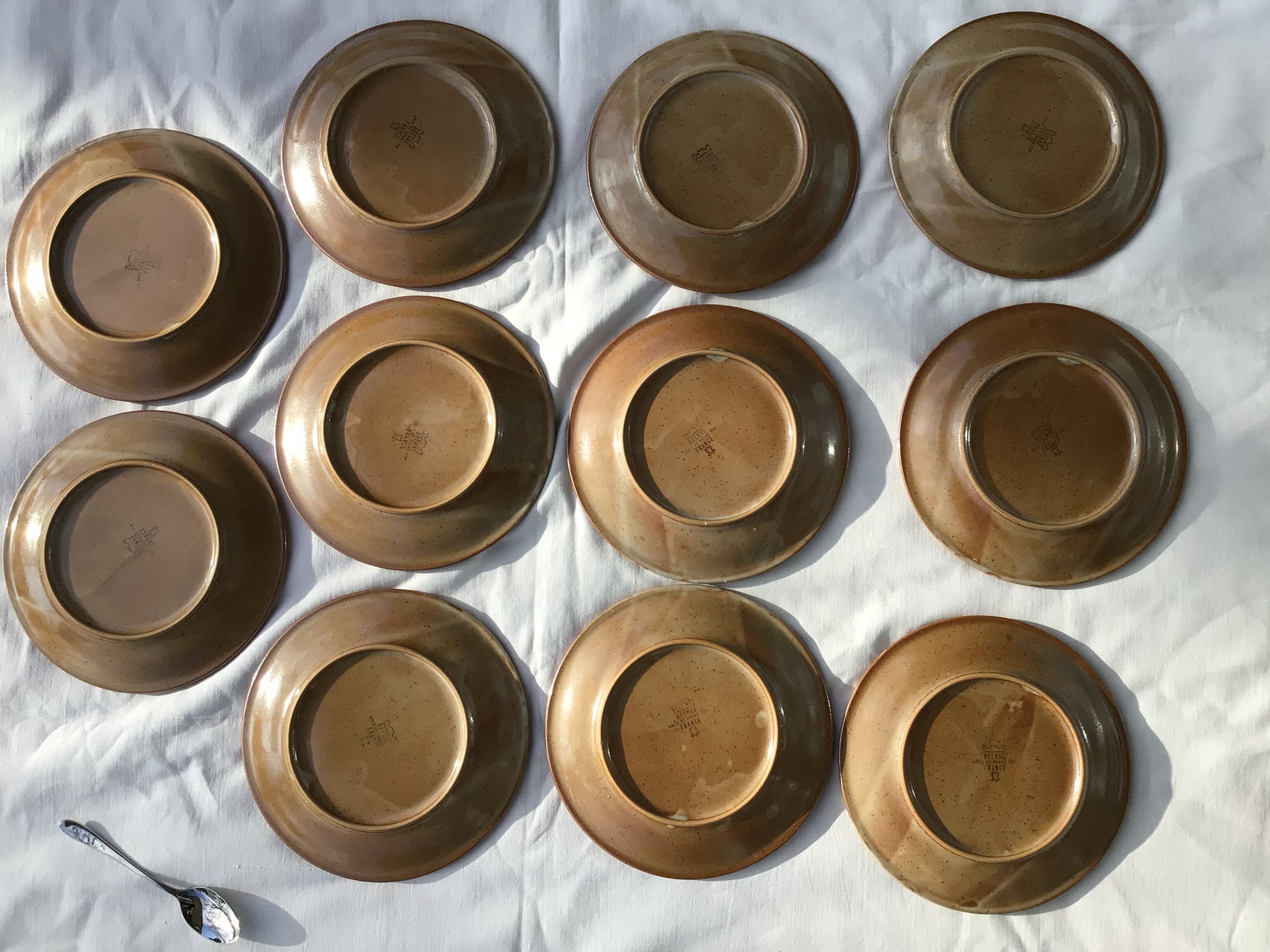11 Dessert plates Brenne, speckled with caramel