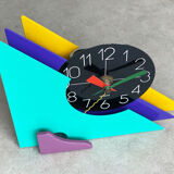 Vintage 80s clock - triangles