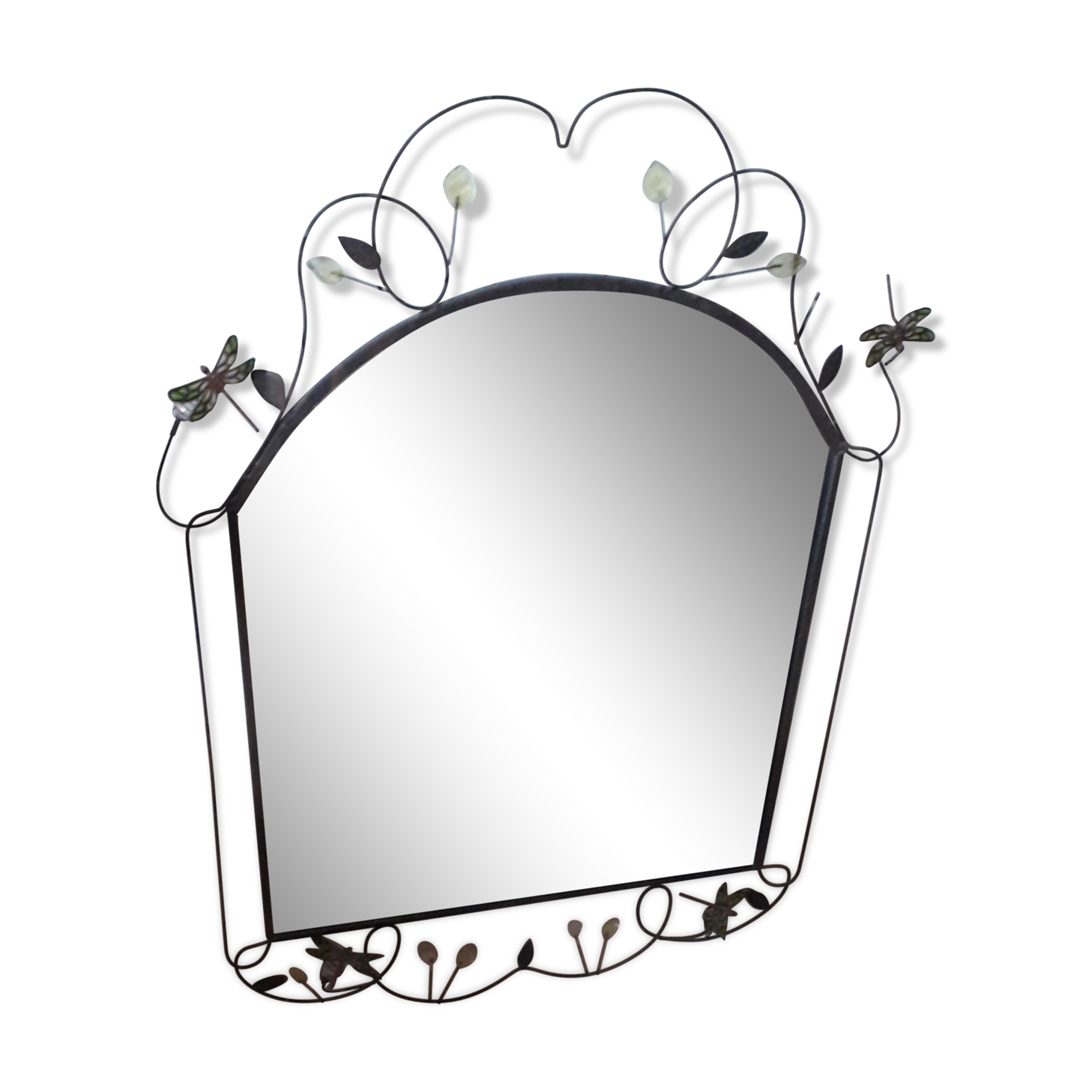 Mirror of shape with flower and dragonfly patterns