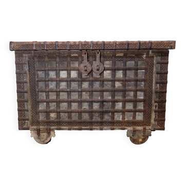 Antique coffre de mariage bois et fer, Inde, XIXème