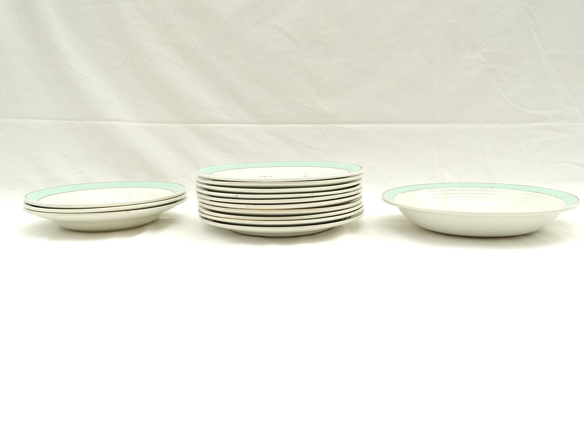 Lot of plates and semi-porcelain dish