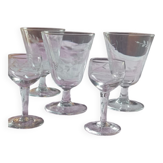 3 tulip shaped wine glasses + 2 shot glasses
