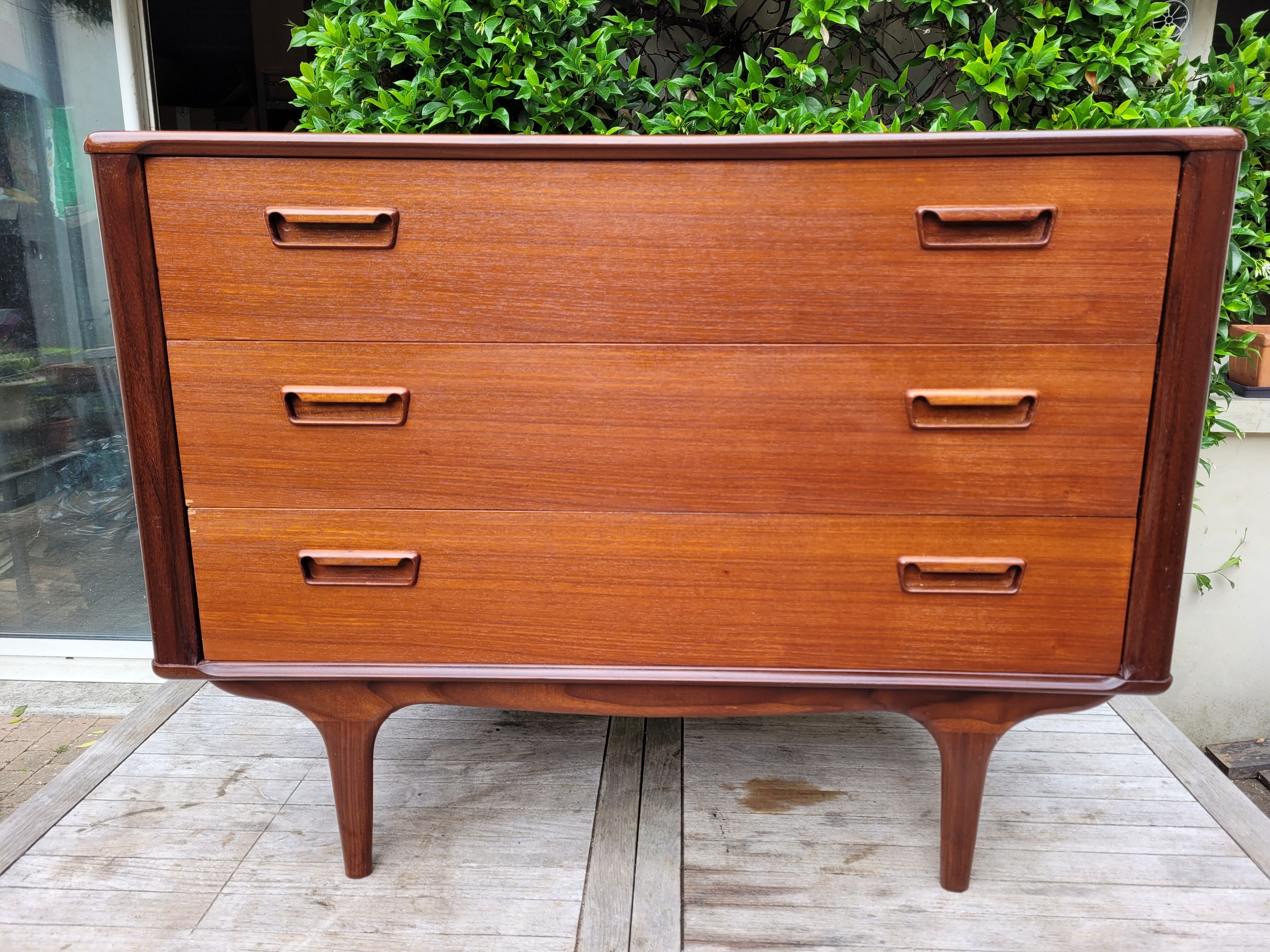 Vintage teak chest of drawers