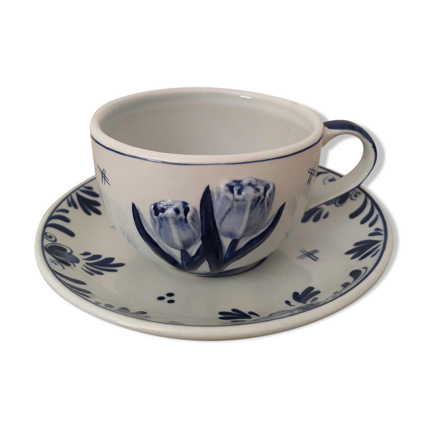 Delft's Blauw porcelain cup