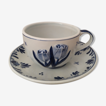 Delft's Blauw porcelain cup