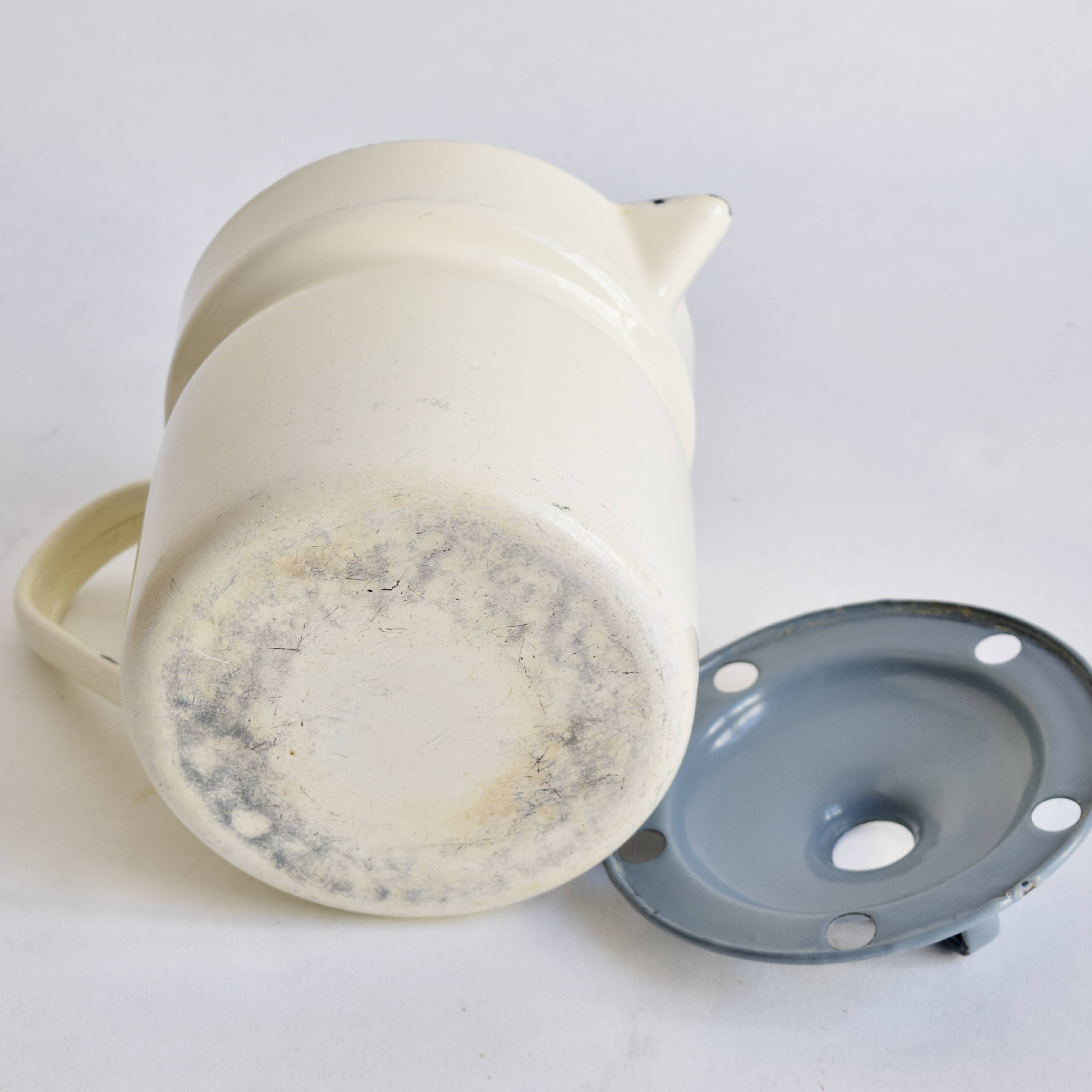 Vintage enameled sheet metal milk jug with lid f