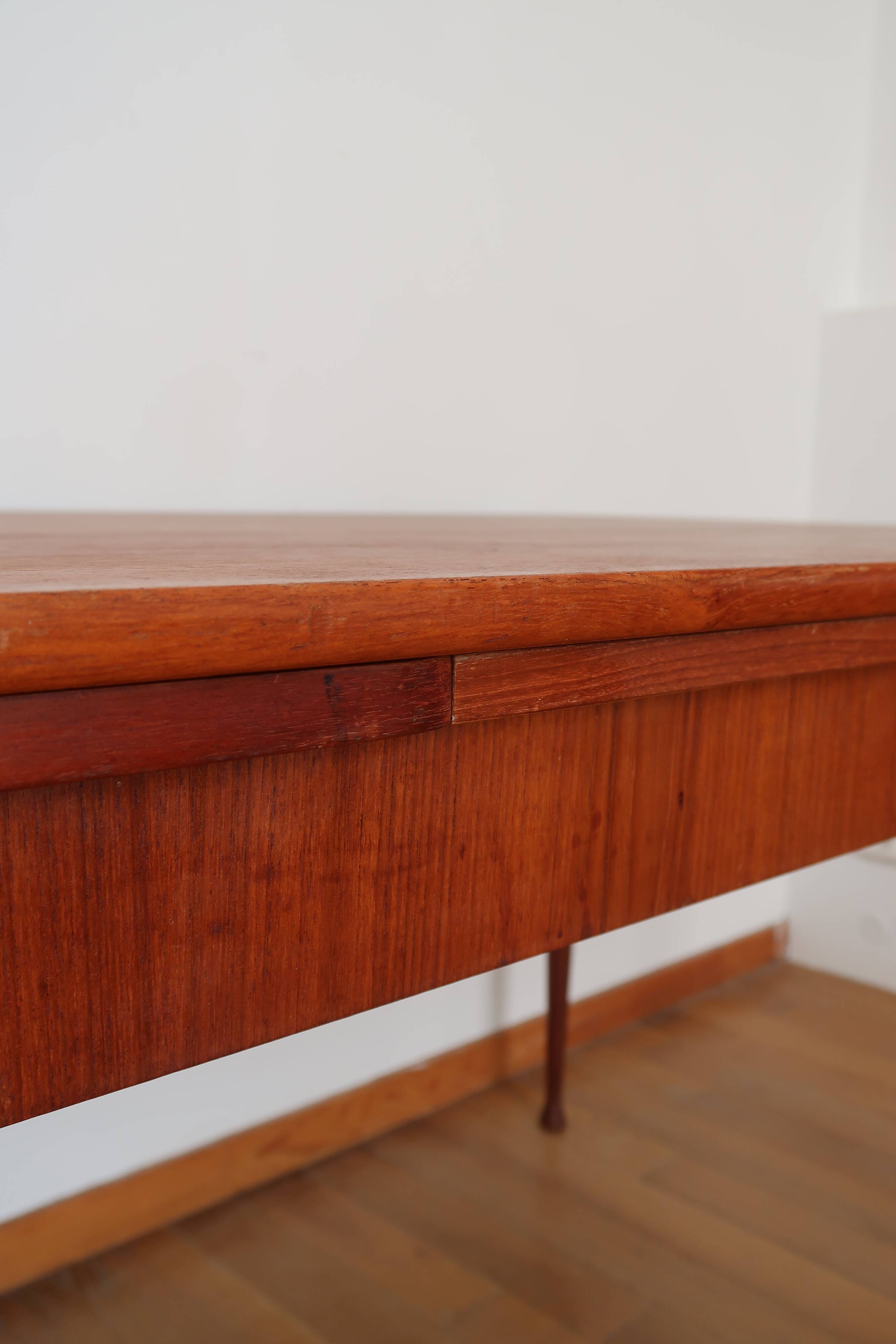 Scandinavian stretch teak table