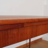 Scandinavian stretch teak table