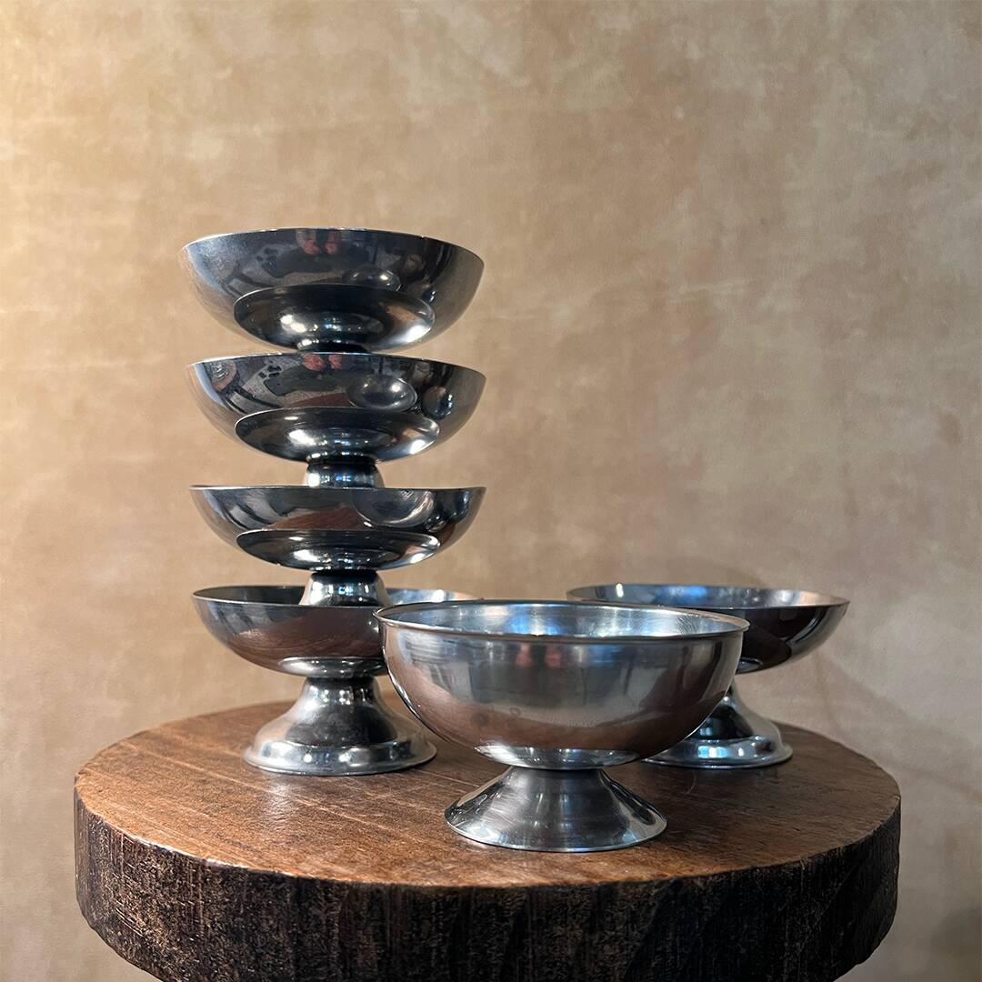 Set of 6 vintage stainless steel bowls