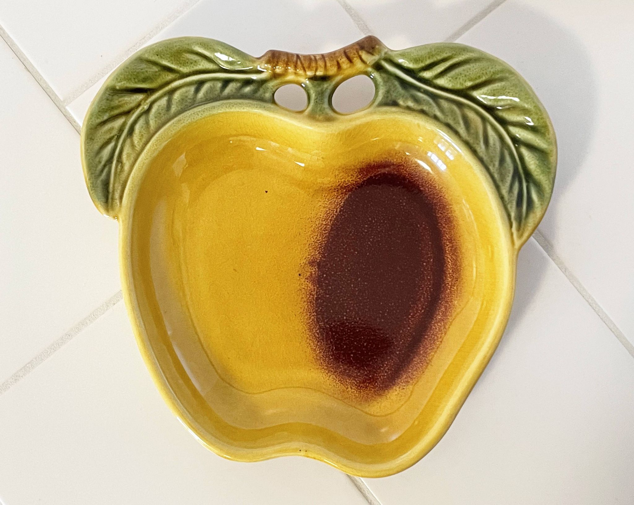 Vintage Secla Majolica apple-shaped platter, made in Portugal.