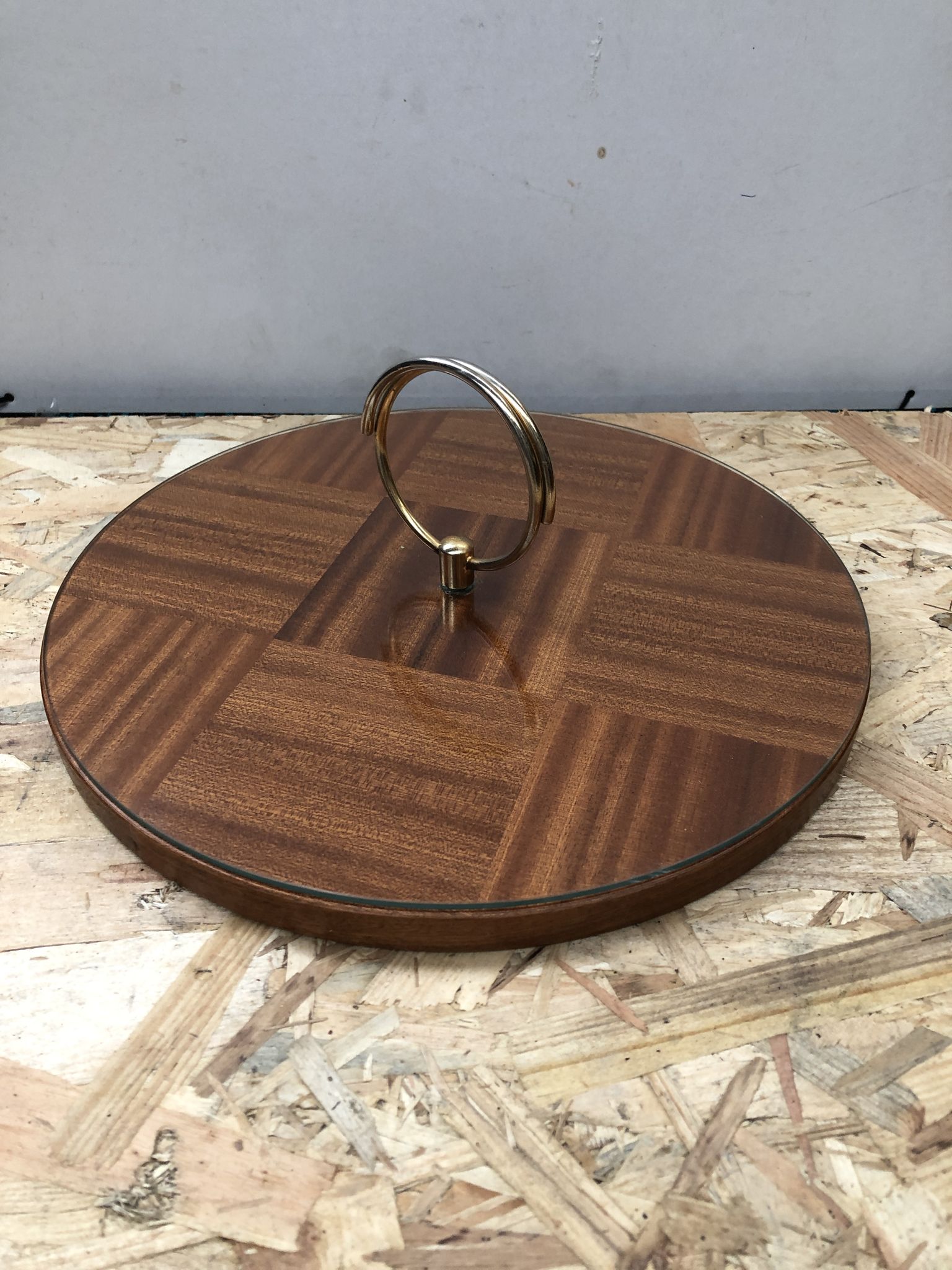 Ancien plat plateau fromage bois + plexi + anse laiton cuisine vintage