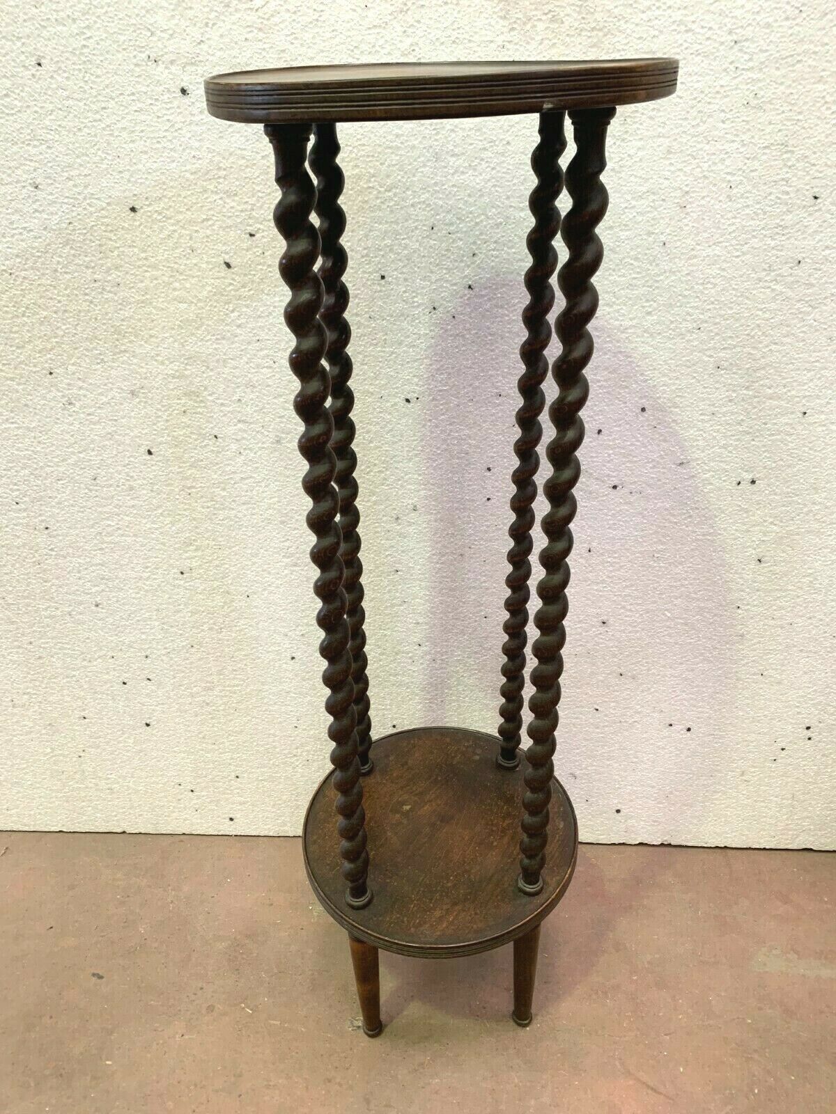 Suite of two harnesses in natural wood Pietement in twists XX century