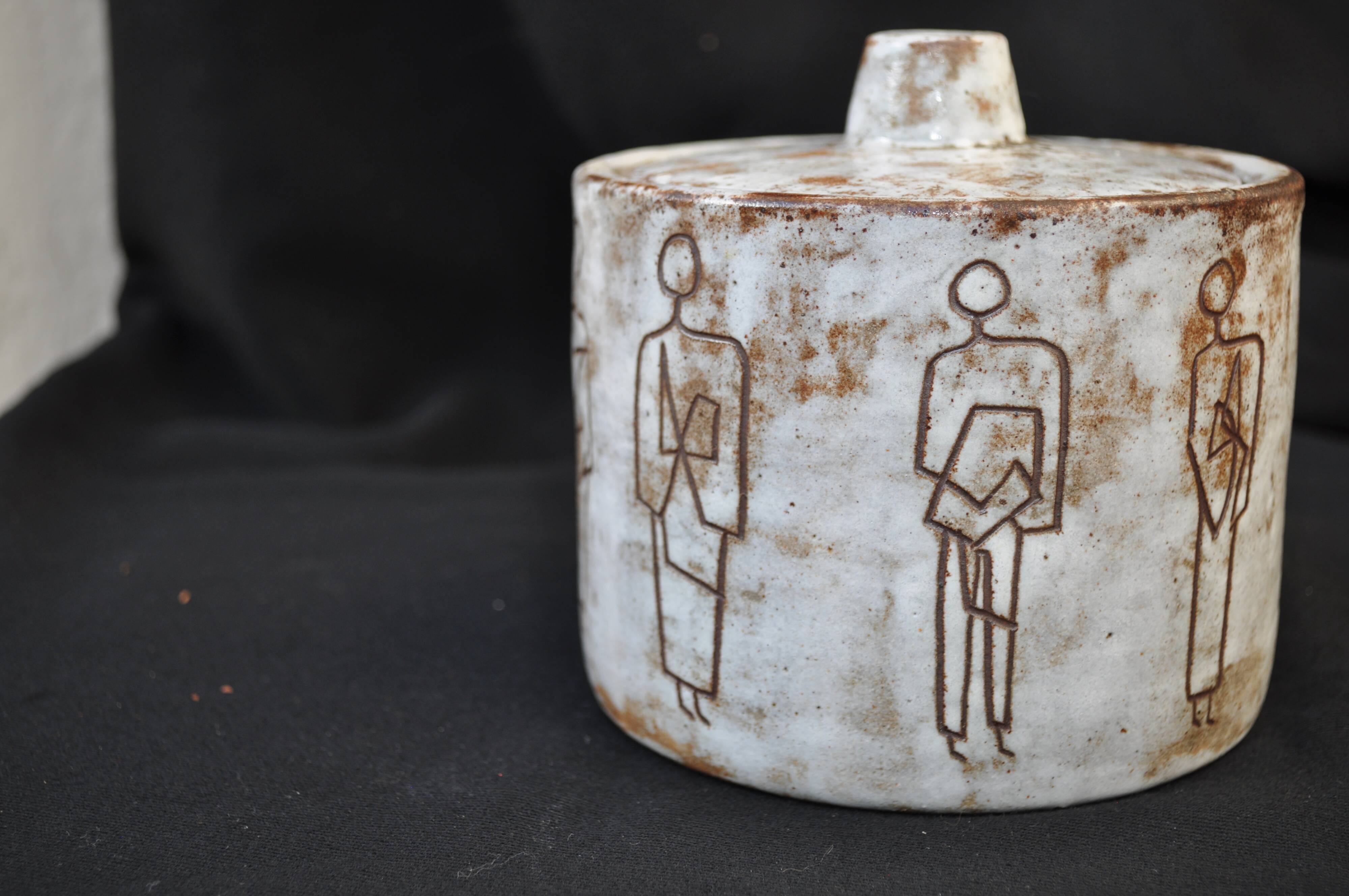 Art pottery lidd signed Kostanda A. Vallauris characters