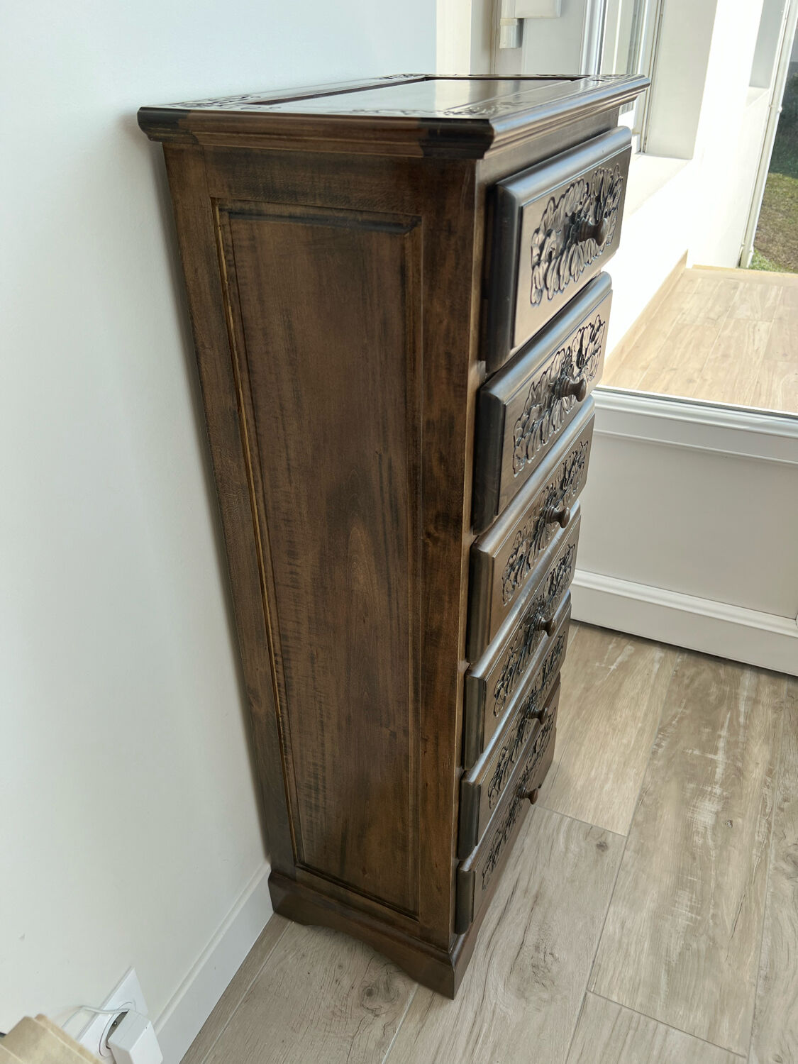 Carved wooden chiffonnier