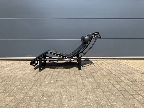 Originele Cassina Le Corbusier Lc4 Black on Black, Bijna als nieuw!