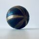 Boule décorative en bois et laion