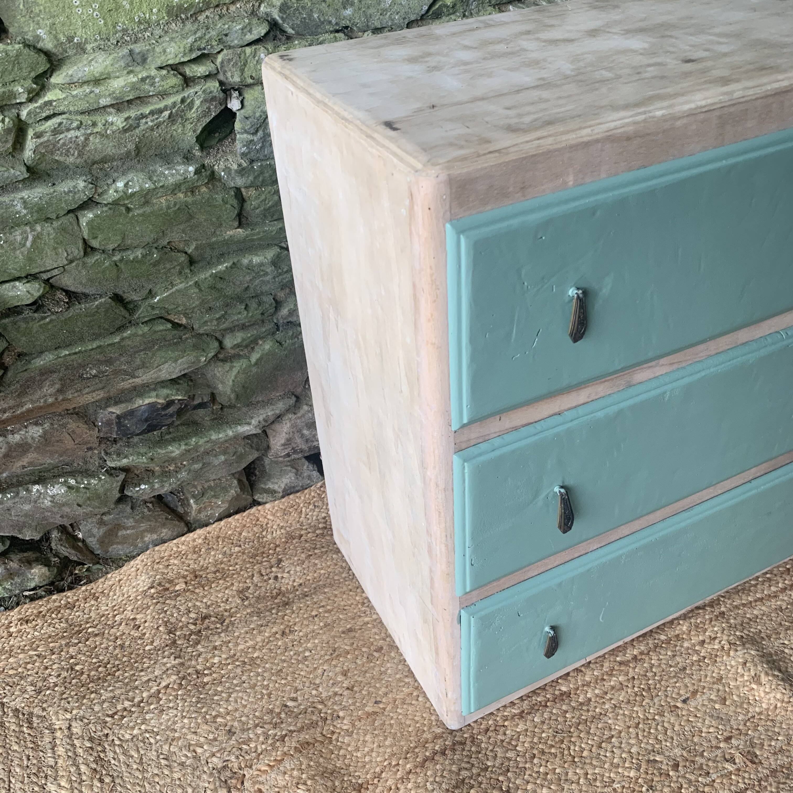 Vintage chest of drawers