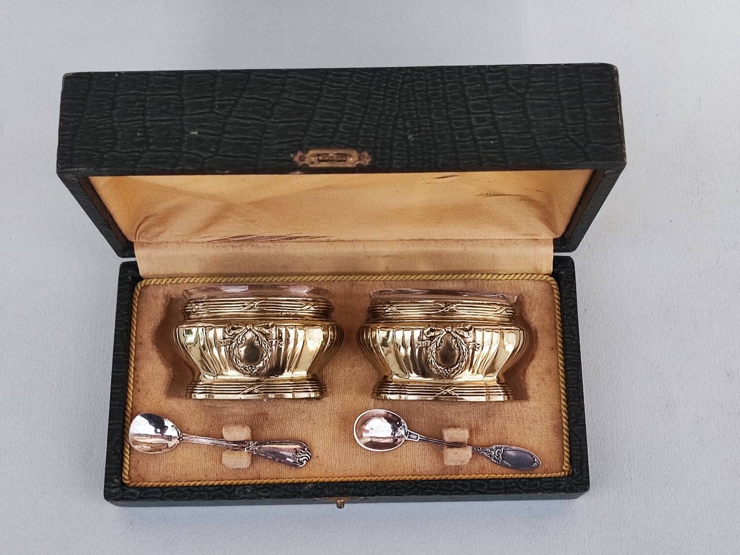 Salt and pepper bowl