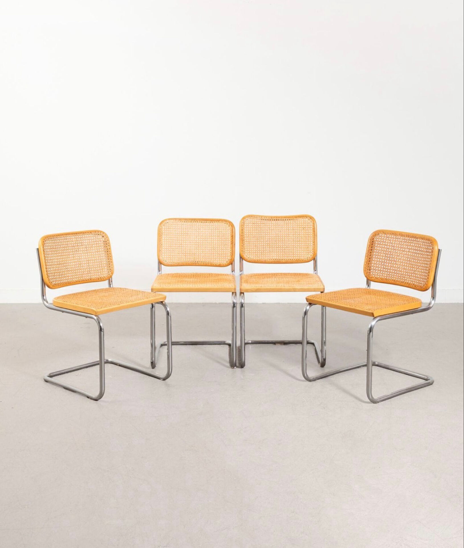 Lot de 4 chaises B32 de Marcel Breuer