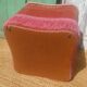 Pouf coffre en velours rose à franges, vers 1950-1960