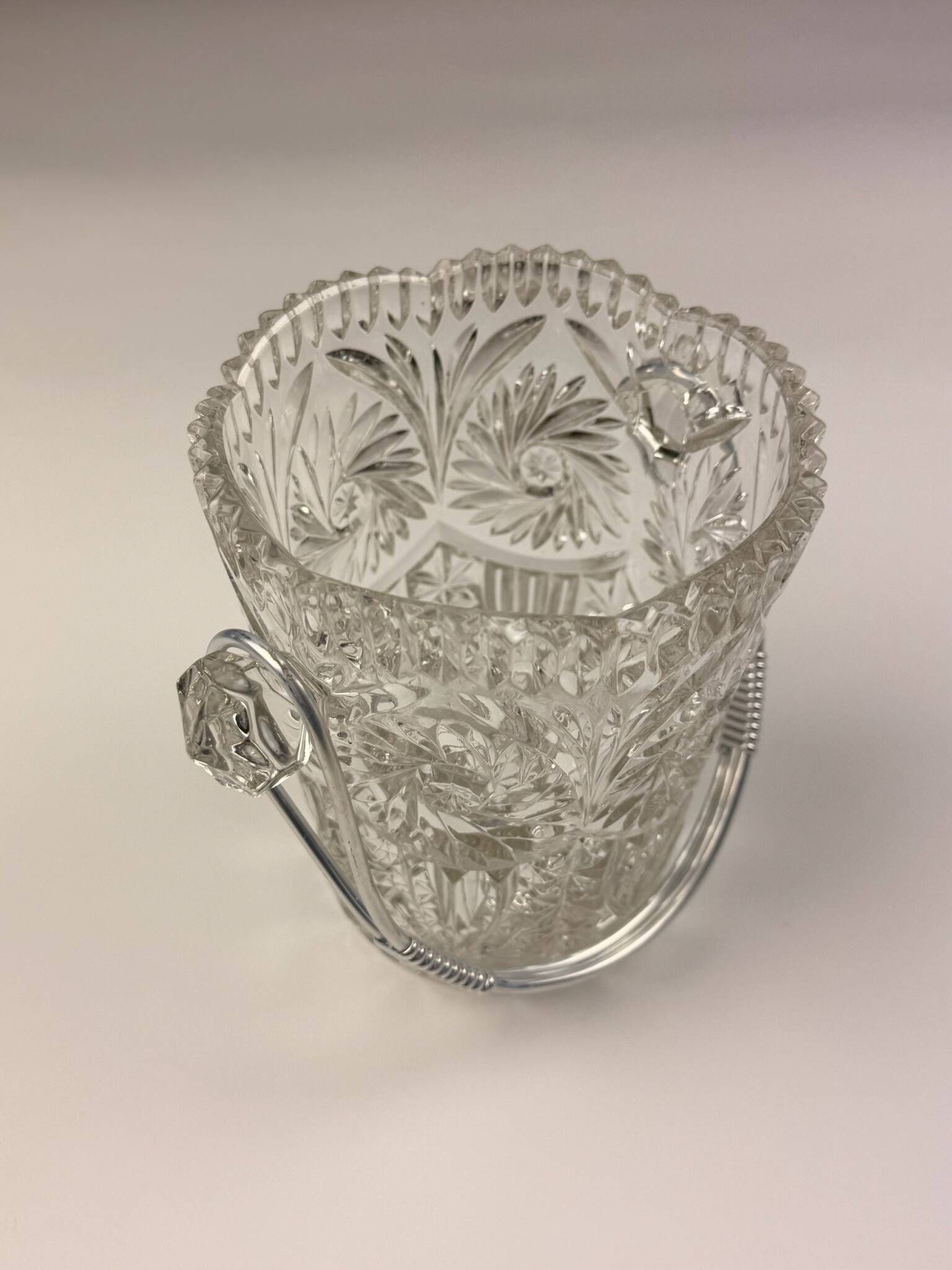 Seau à glaçons vintage en verre taillé