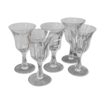 Verres à pied classiques chics