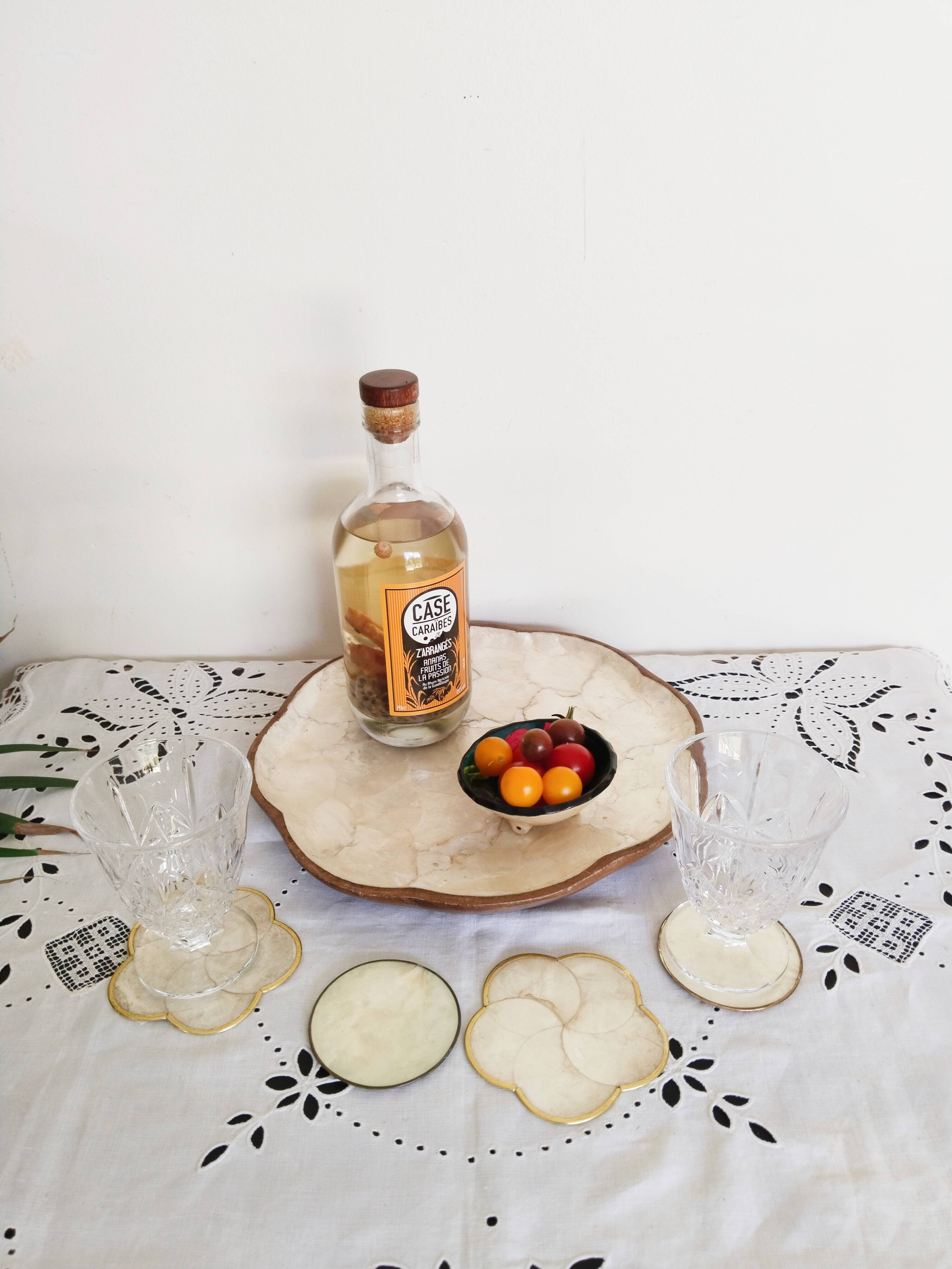 Serving tray in mother-of-pearl and olive wood, Capiz shell