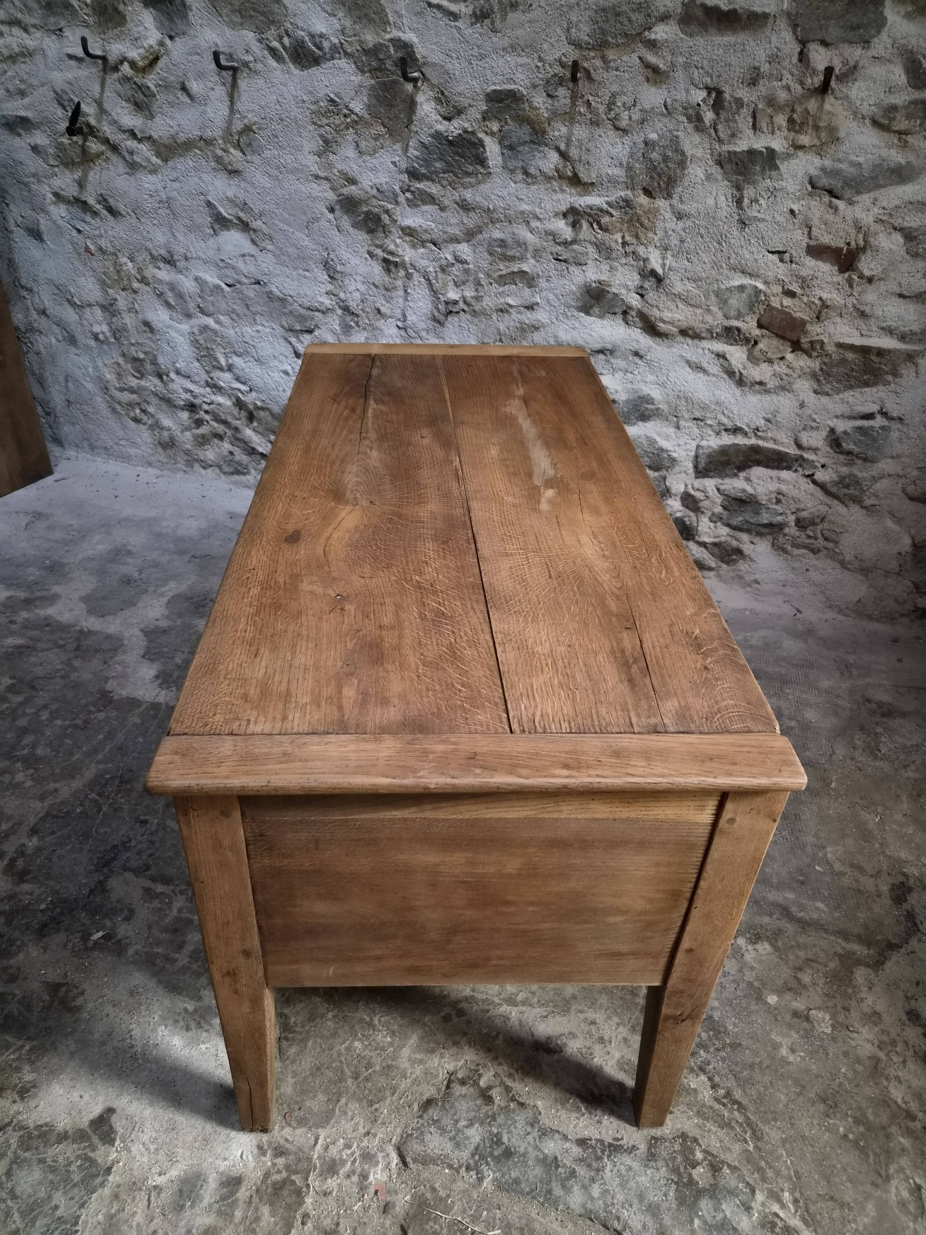 Antique French flour chest in oak – 19th-century farmhouse side table
