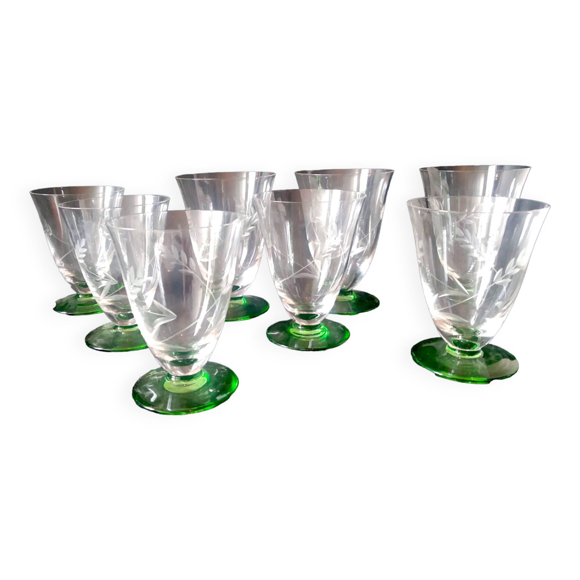 8 two-tone Art Deco engraved crystal stemware