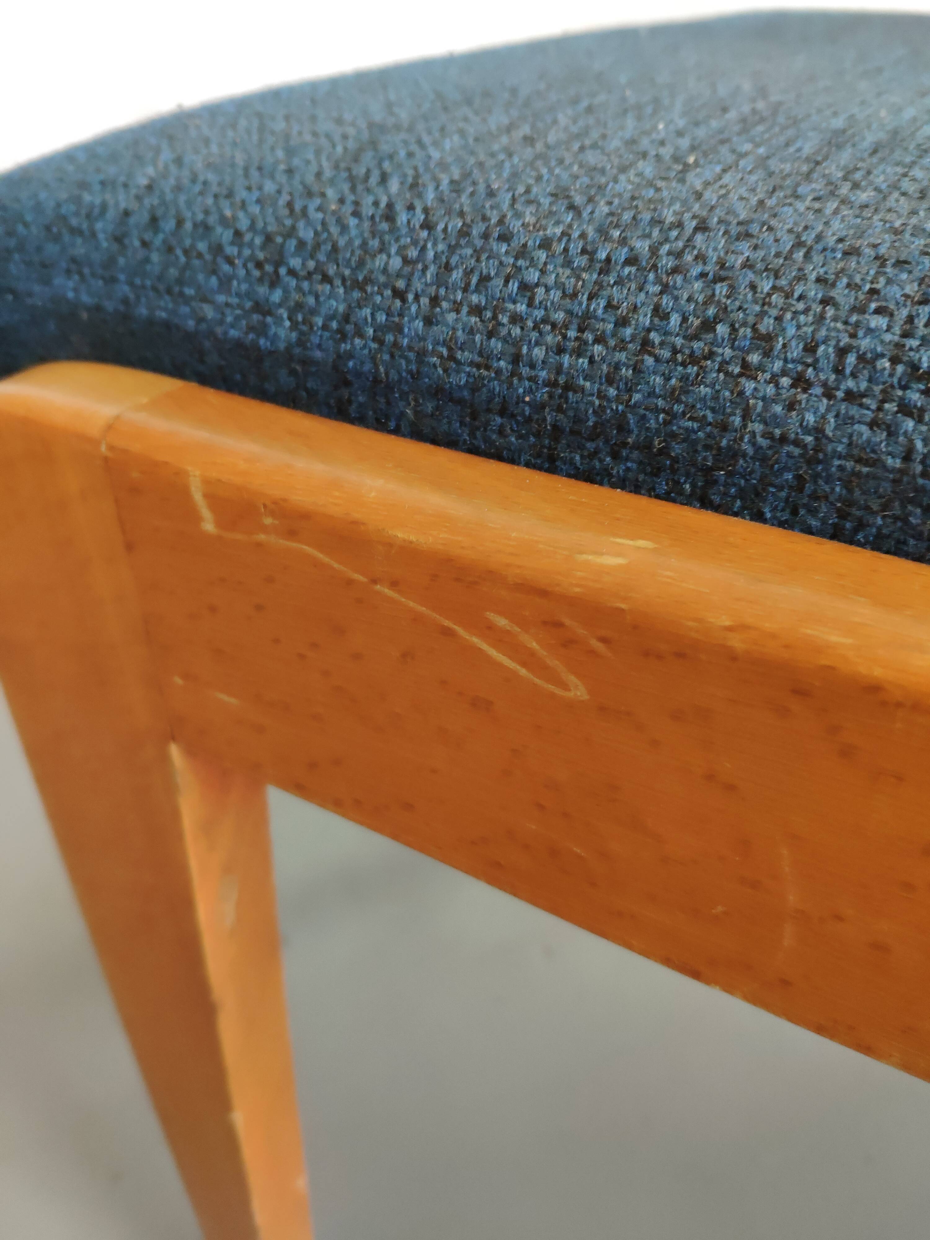 Lot de 4 chaises vintage piètement bois et tissu bleu circa 60