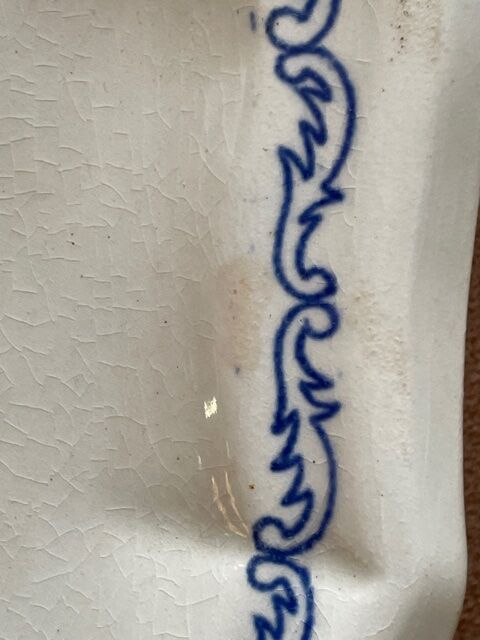 Dish Gien white and blue earthenware