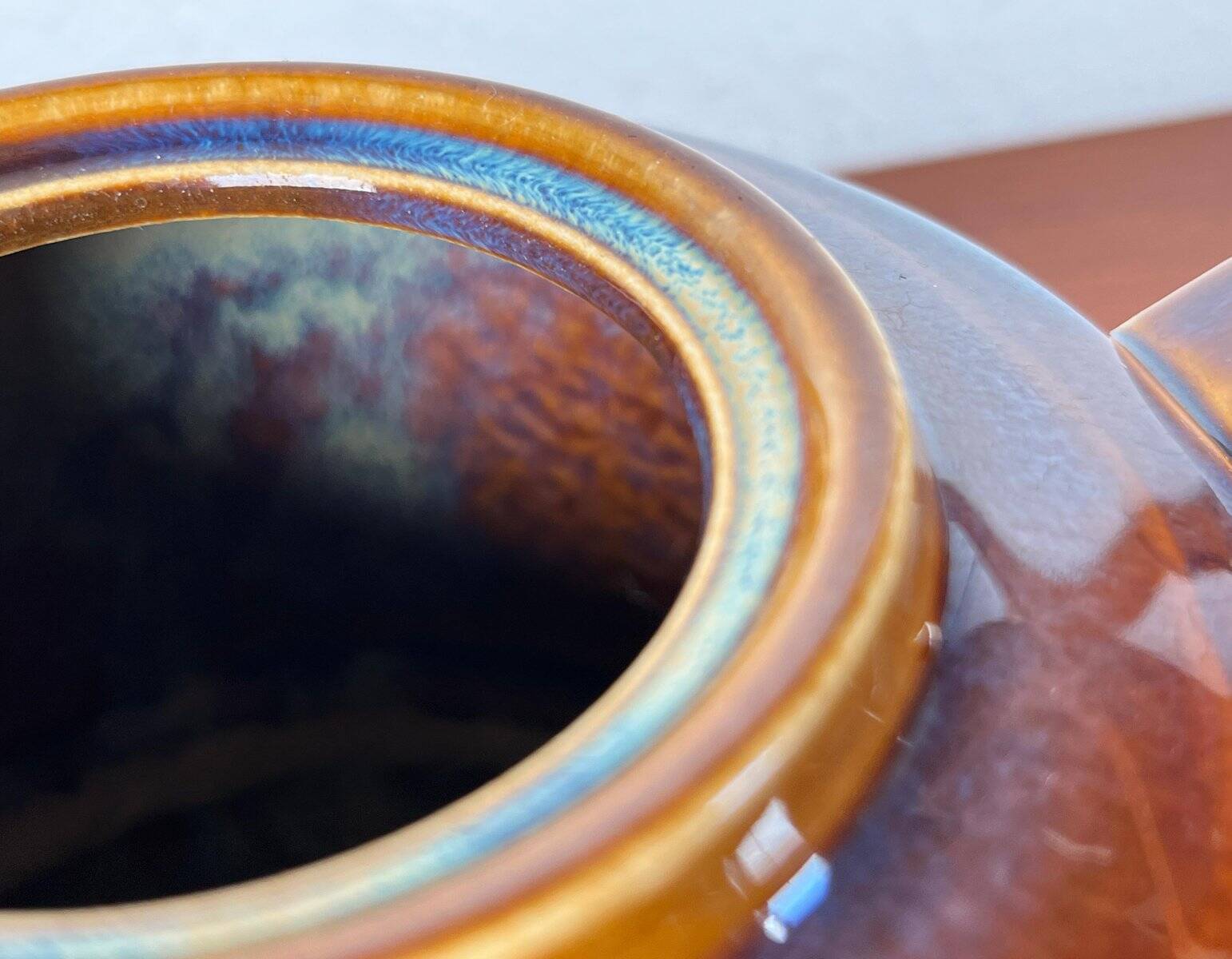 Danish studio pottery teapot from the mid-century by Søholm, 1960s.