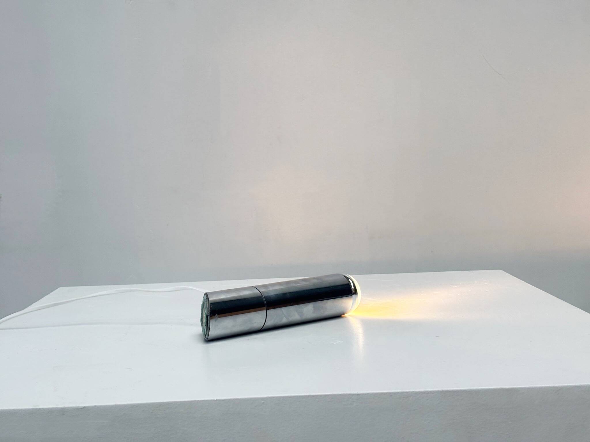 Lampe de table élégante en chrome