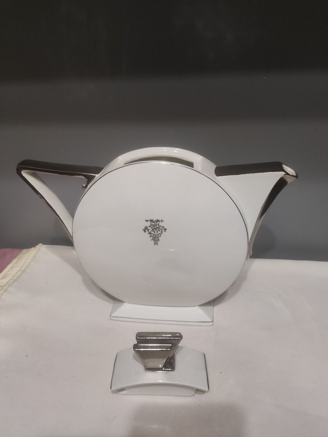 Czech Art Deco porcelain teapot Victoria