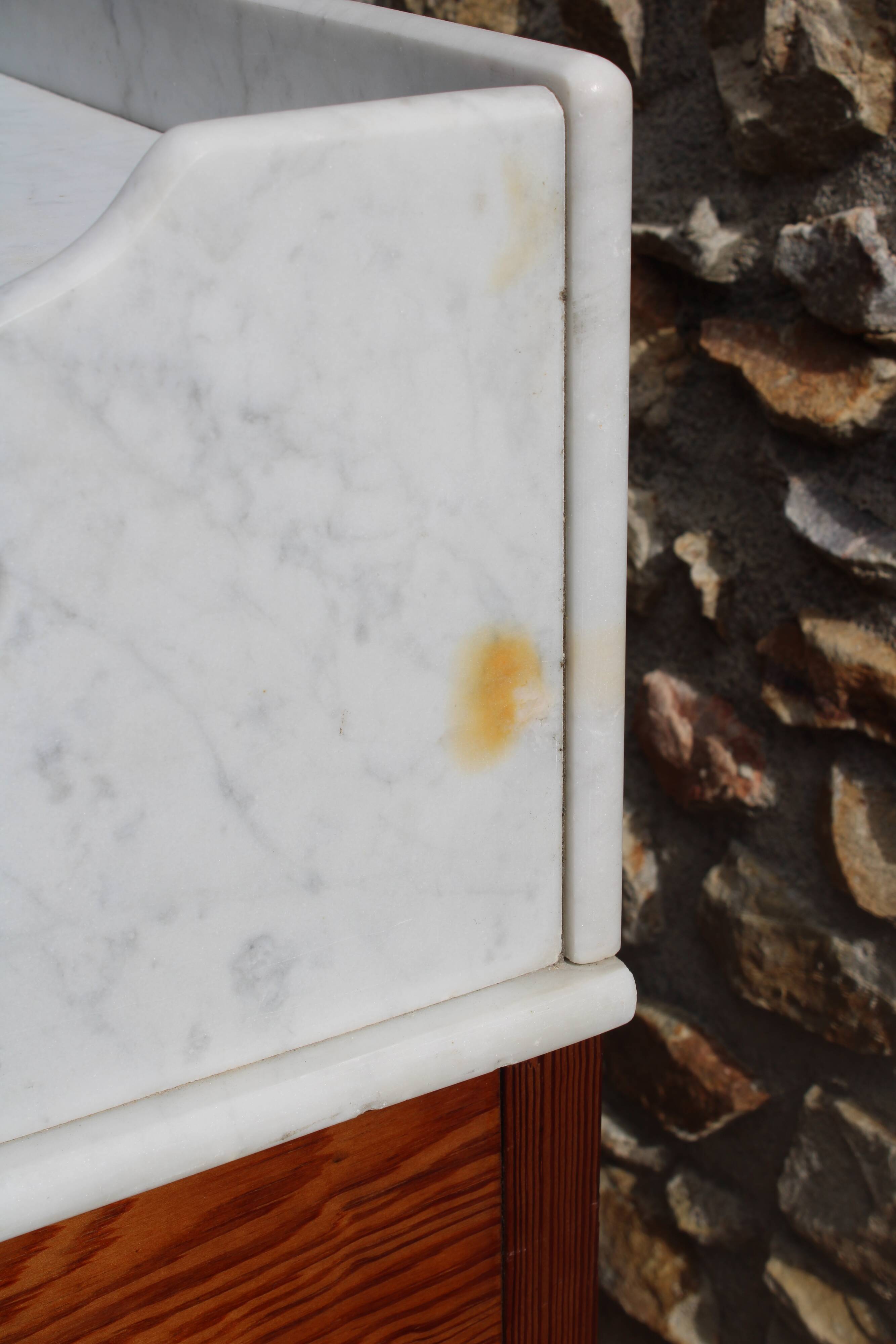 Hairdresser in pitchpin and marble