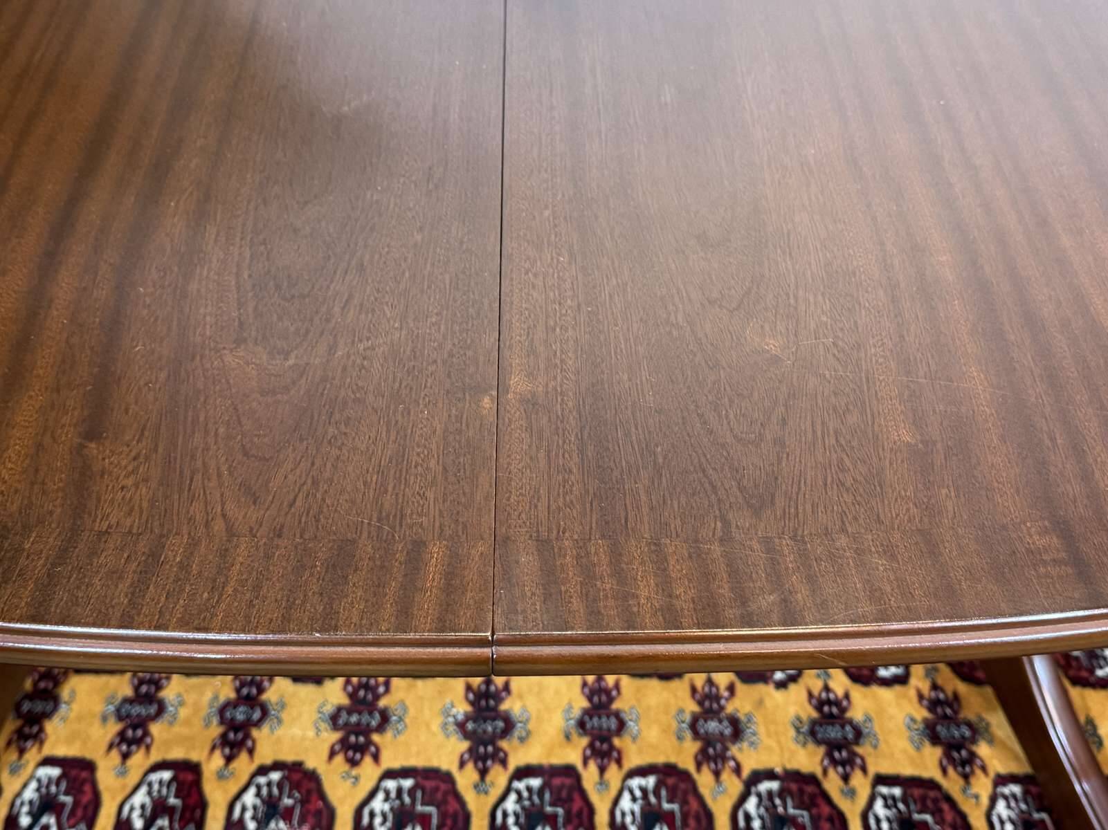Oval GPlan table in mahogany from the 1970s with a butterfly extension.