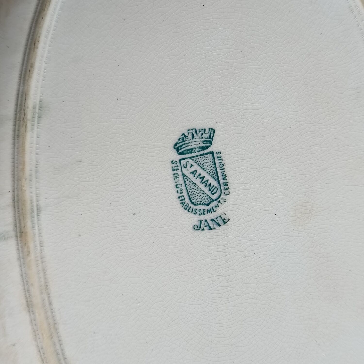 Oval iron earth dish Saint Amand