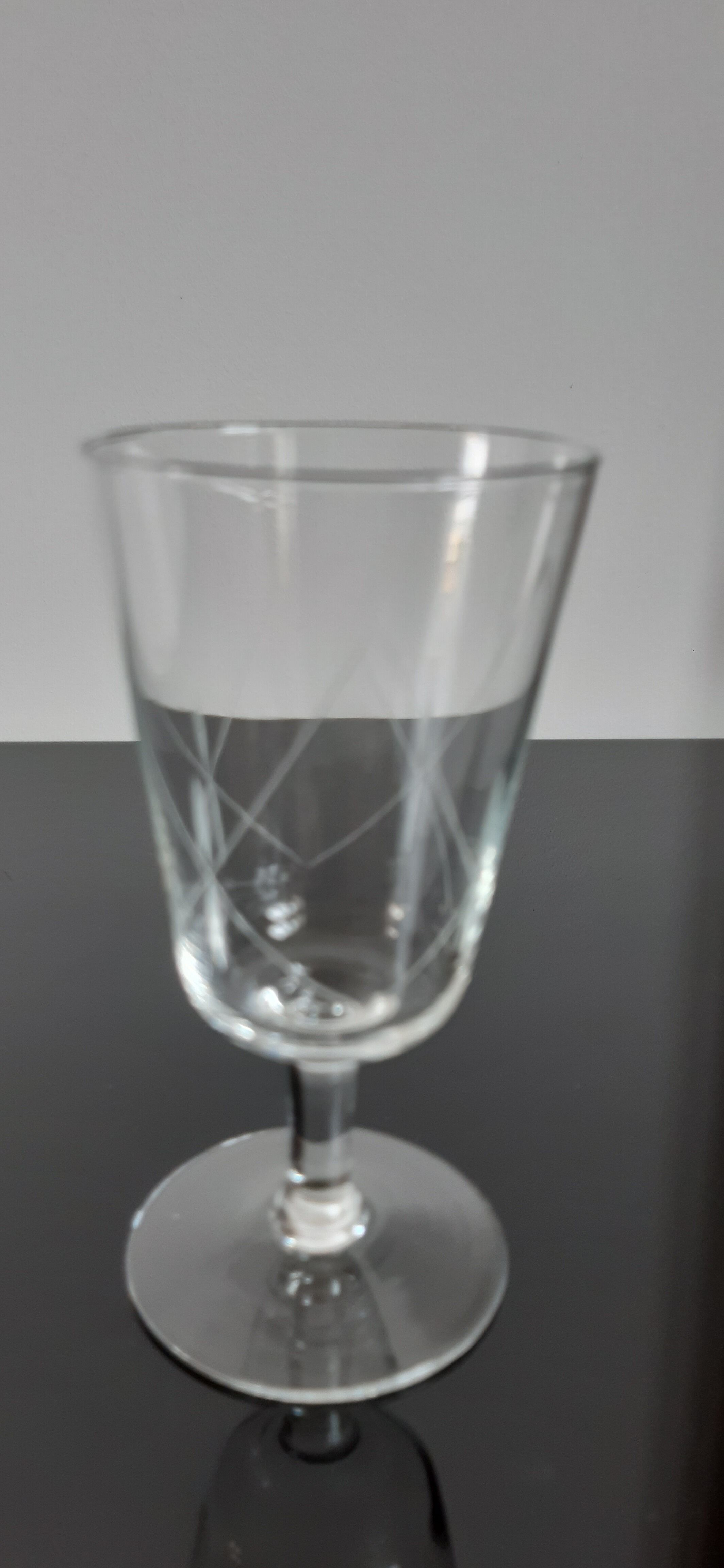 Lot de 10 verres à vin / eau gravés années 50