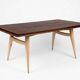 Table avec marqueterie exotique