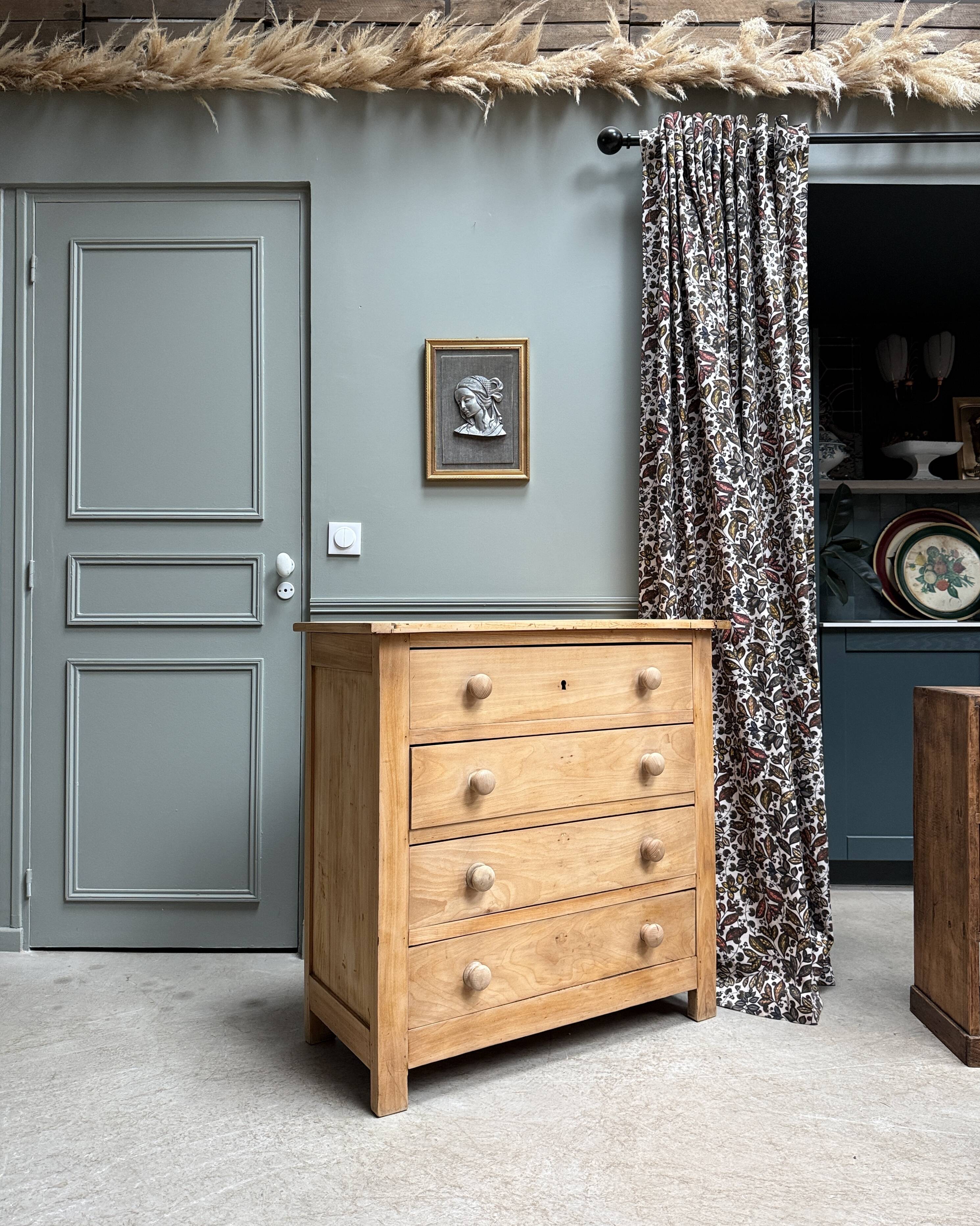 Commode vintage rénovée