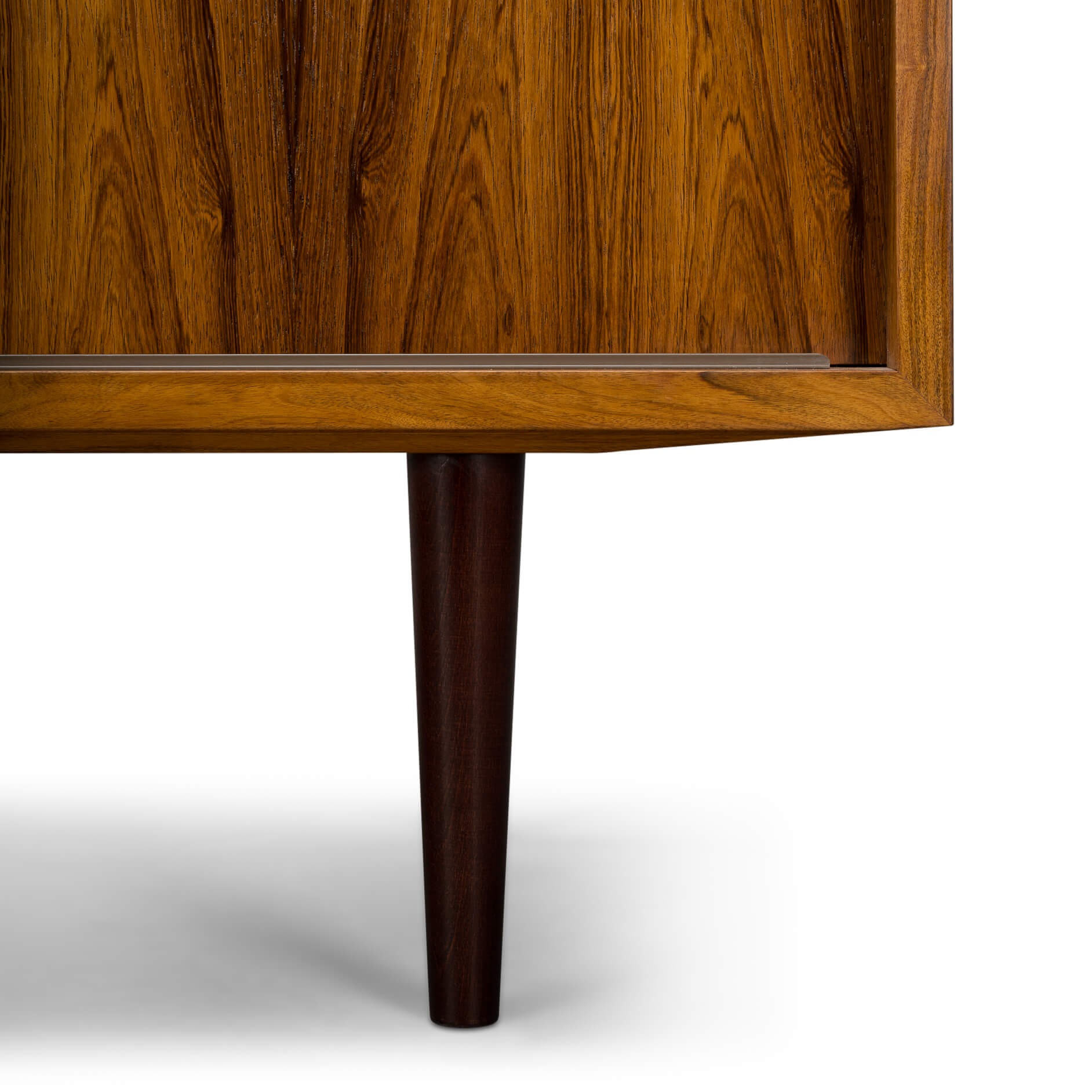 Enfilade en palissandre danois avec portes coulissantes par Hundevad & Co, années 1960.