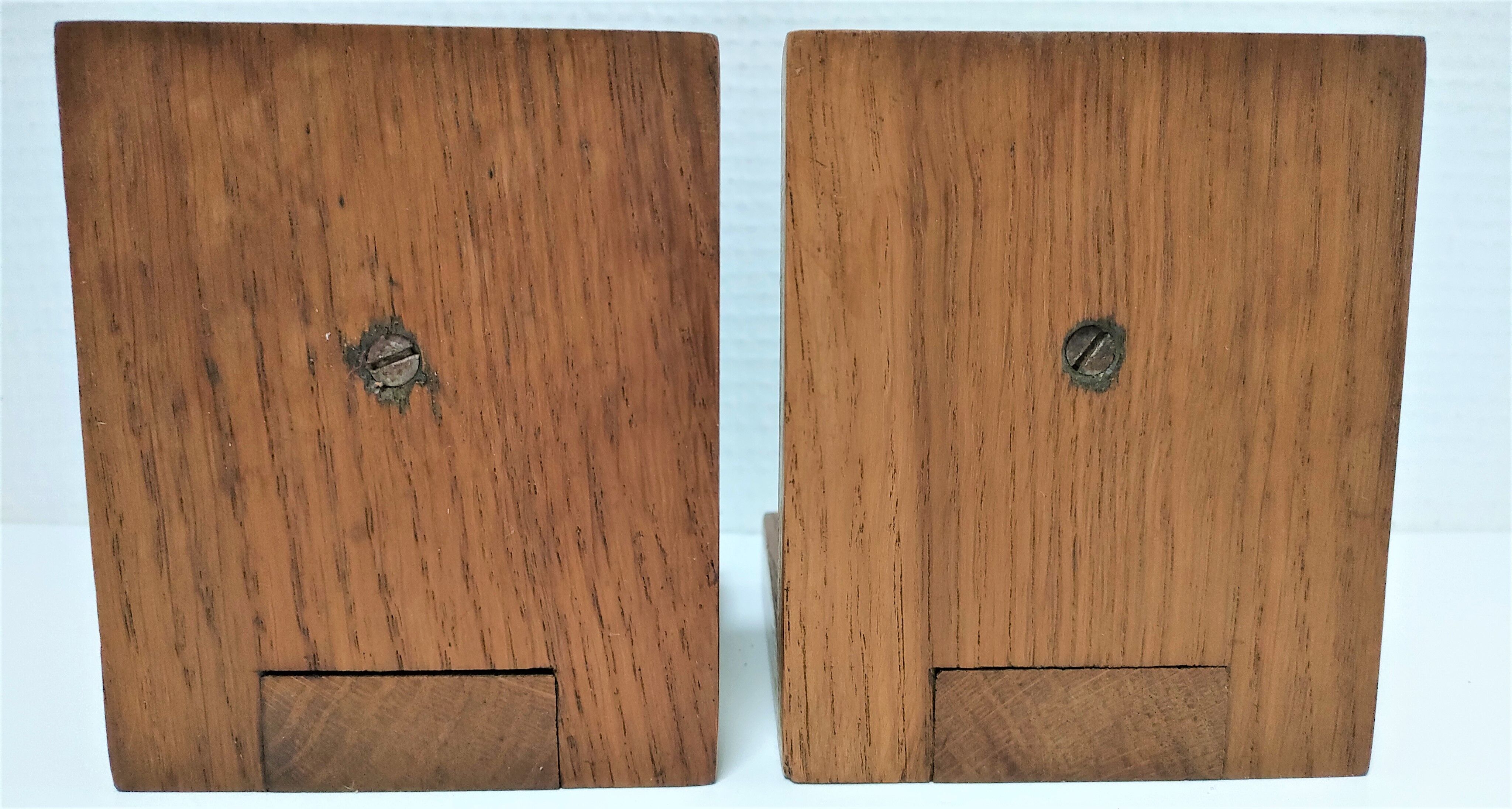 Pair of bookends style Art Deco oak decoration dice
