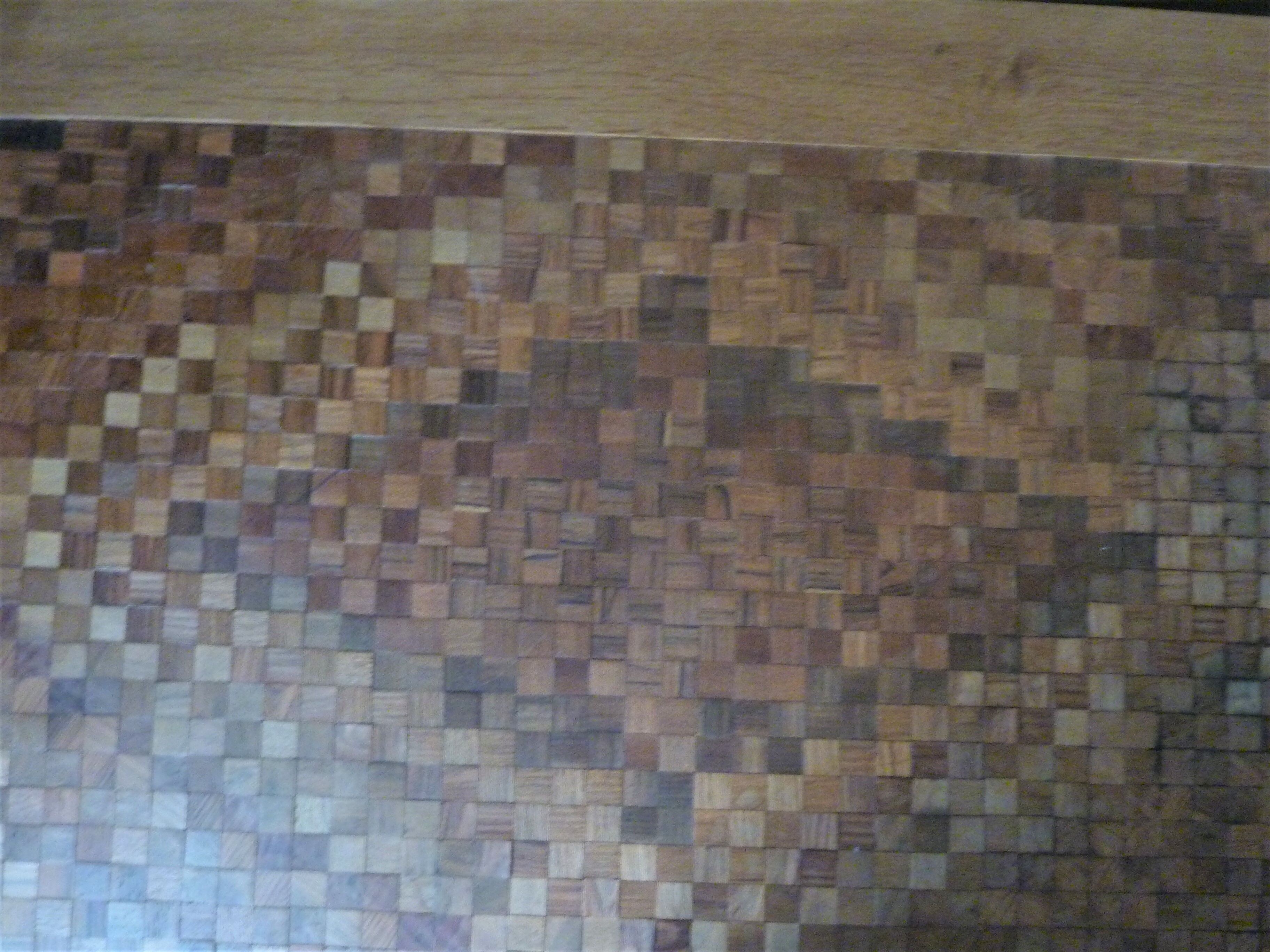 Marquetry chest of drawers