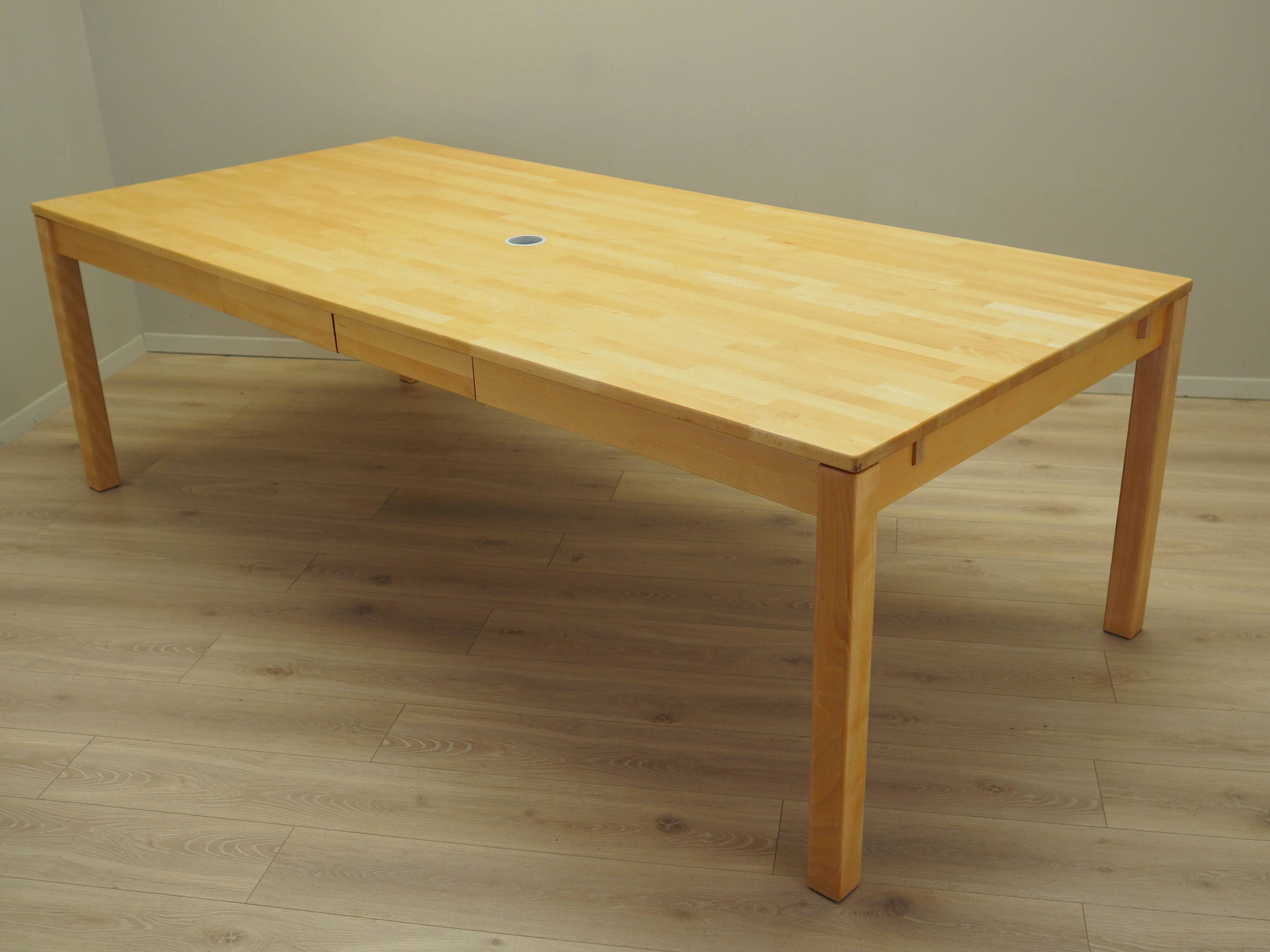 Bureau en hêtre, design danois, années 1980, production : Danemark