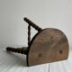 Tabouret ancien tripode en bois sculpté torsadé