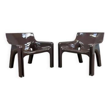 2 Vicario armchairs by Vico Magistretti for Artemide, plastic, 1970s
