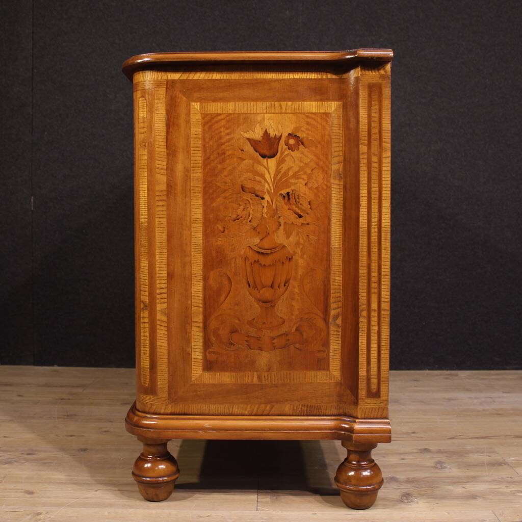 Commode en marqueterie italienne du 20e siècle
